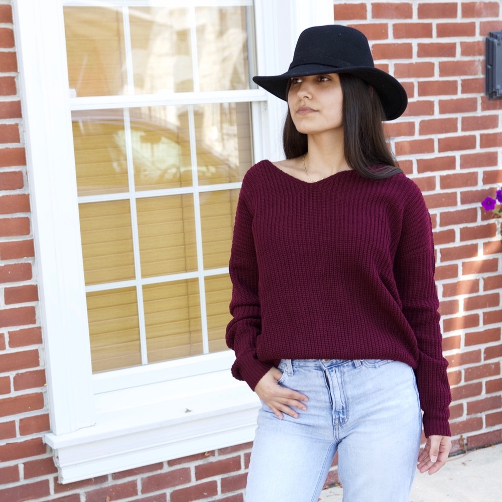 V back sweater - Picture 4 of 4